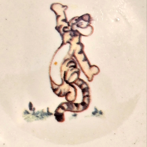Winnie the Pooh Bowl, Leaf and Animal Rim design Collectible Stoneware - Picture 2 of 13